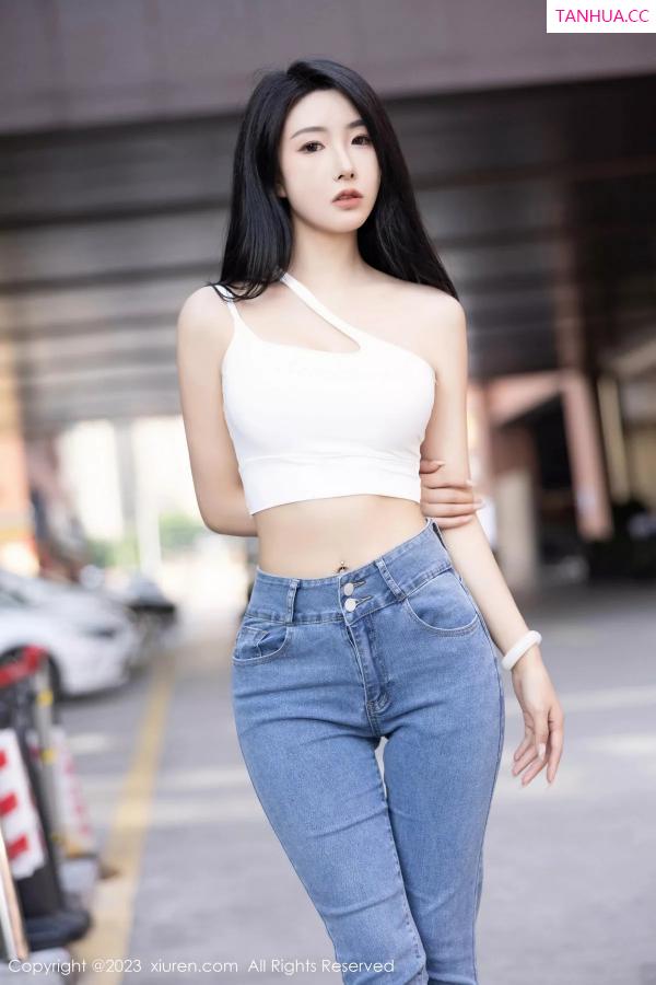   [XiuRen]高清写真图 2023.12.08 No.7781 苏苏阿 时尚牛仔裤第18张图片